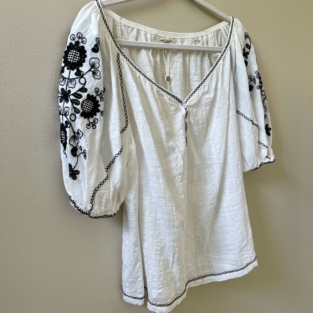 Max Studio V Neck Sunflower Embroidered Puff Sleeve Top Blouse Sz S - Picture 3 of 16